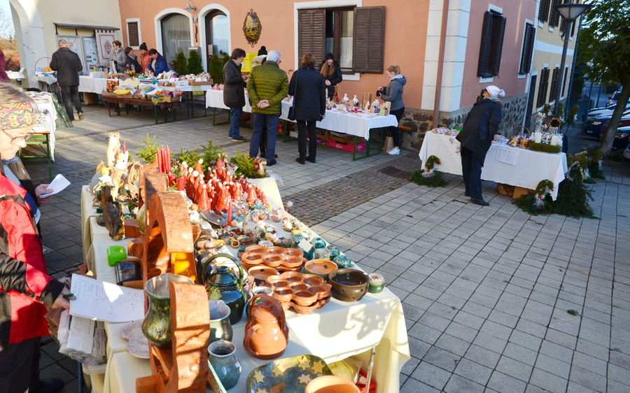 Weihnachtsmarkt im Gemeindeamt